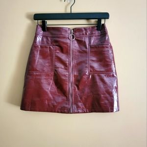 WILD FABLE Faux Leather Burgundy front zipper A-line mini skirt size Sma…